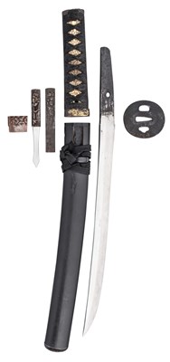 Lot 18 - A SHOBU-ZUKURI WAKIZASHI