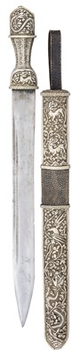 Lot 81 - A HIMALAYAN SHORTSWORD, BHUTAN OR TIBET, LATE 19TH CENTURY