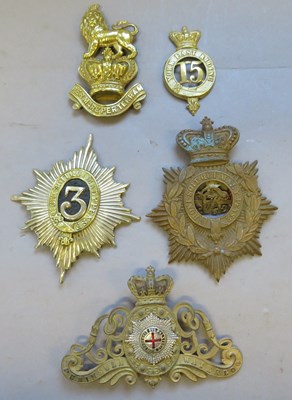 Lot 457 - â’¶ A VICTORIAN LIFE GUARDS OFFICER'S POUCH BADGE AND OTHER ITEMS