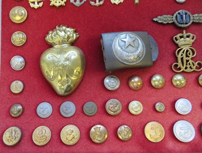 Lot 482 - â’¶ AMERICAN NAVAL AND MILITARY INSIGNIA