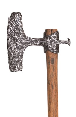 Lot 105 - AN AXE HEAD