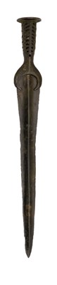 Lot 113 - A BRONZE SHORTSWORD