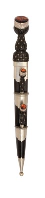 Lot 186 - A SCOTTISH DIRK