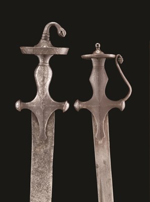 Lot 27 - AN INDIAN HEADSMAN'S SWORD
