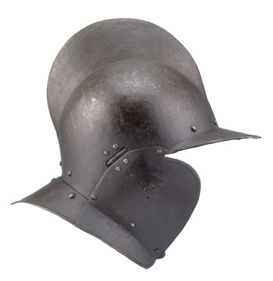 Lot 441 - A SOUTH GERMAN BURGONET