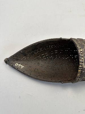 Lot 552 - A SOUTH INDIAN ARM DEFENCE (DASTANA), 17TH/18TH CENTURY, POSSIBLY ARCOT OR MADRAS, TAMIL NADU