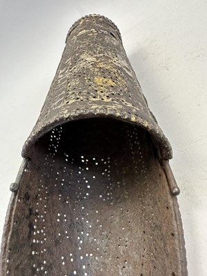 Lot 552 - A SOUTH INDIAN ARM DEFENCE (DASTANA), 17TH/18TH CENTURY, POSSIBLY ARCOT OR MADRAS, TAMIL NADU