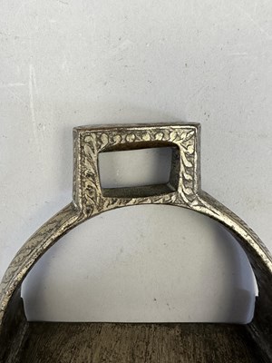 Lot 549 - A NORTH INDIAN COPPER ALLOY STIRRUP, LATE 19TH CENTURY, POSSIBLY RAJASTHAN
