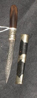 Lot 29 - A MINIATURE BURMESE SWORD (DHA)