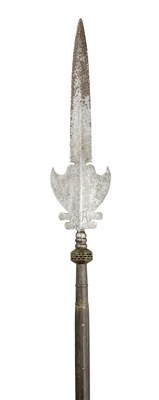 Lot 281 - A RARE ENGLISH PARTISAN FOR THE GUARD OF QUEEN ANNE (1665