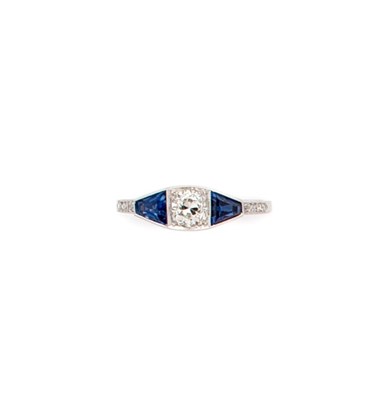 Lot 275 - DIAMOND AND SYNTHETIC SAPPHIRE RING