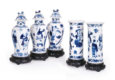 Lot 50 - A SMALL CHINESE BLUE AND WHITE PORCELAIN GARNITURE