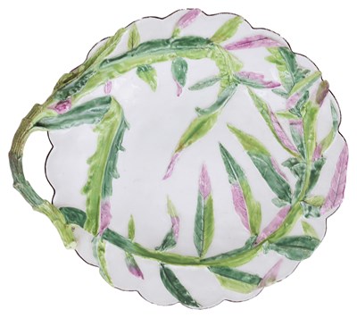 Lot 324 - A CHELSEA DISH