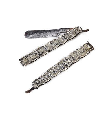 Lot 360 - A PAIR OF SILVER-GILT MOUNTED RAZORS