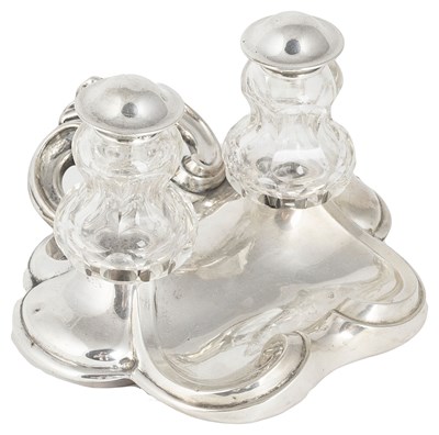 Lot 385 - A DUTCH SILVER INKSTAND