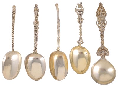 Lot 394 - A COLLECTION OF DUTCH SILVER-GILT DECORATIVE SPOONS