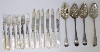 Lot 420 - A SET OF SIX EDWARDIAN SILVER DESSERT KNIVES AND SIX FORKS