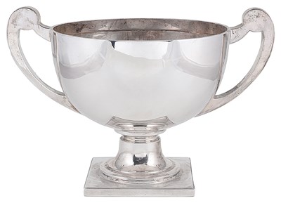 Lot 442 - A GEORGE V SILVER PEDESTAL BOWL