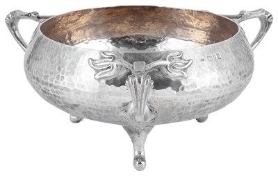 Lot 450 - AN EDWARDIAN SILVER BOWL