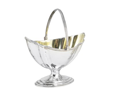 Lot 476 - A GEORGE III SILVER SUGAR BASKET