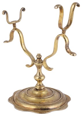 Lot 489 - AN IRISH SILVER-GILT STAND