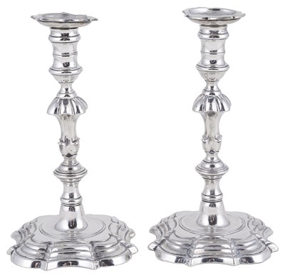 Lot 495 - A PAIR OF GEORGE III SILVER TAPERSTICKS