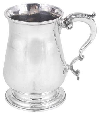 Lot 500 - A GEORGE III SILVER MUG