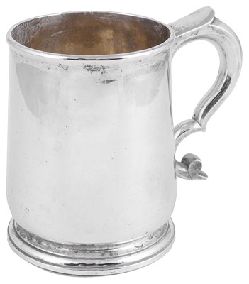 Lot 509 - A GEORGE II SILVER MUG