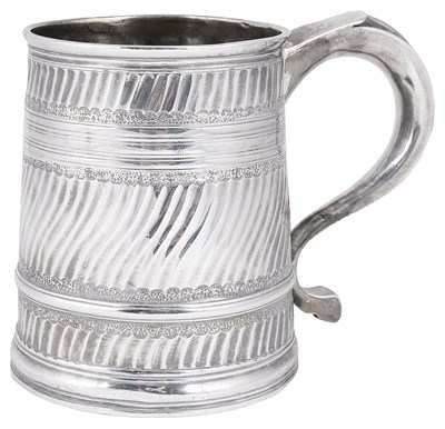 Lot 511 - A QUEEN ANNE SILVER MUG