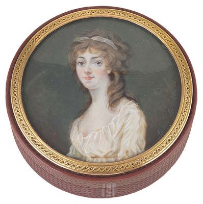 Lot 553 - ËœA COMPOSITION PORTRAIT BOX AND COVER
