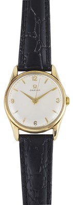 Lot 571 - OMEGA: A GENTLEMAN'S GOLD WATCH