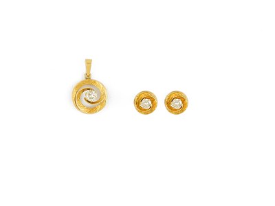 Lot 584 - DIAMOND PENDANT AND PAIR OF EARRINGS