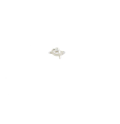 Lot 593 - DIAMOND 'LOVING HEART' RING