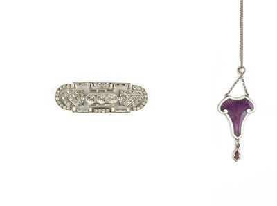 Lot 609 - ART DECO SILVER AND PASTE BROOCH