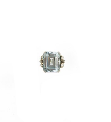 Lot 610 - COLLECTION OF RINGS