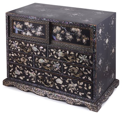 Lot 107 - A NAGASAKI LACQUER TABLE CABINET