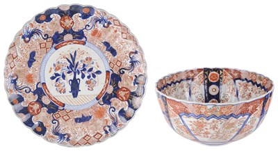 Lot 108 - A JAPANESE IMARI CHARGER
