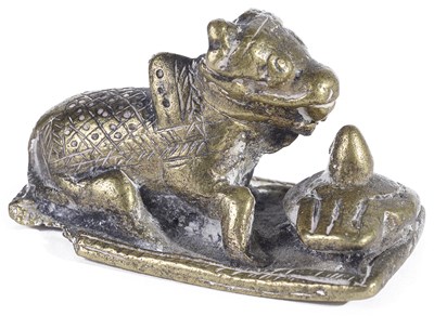 Lot 253 - A SMALL BRONZE FIGURE OF NANDI