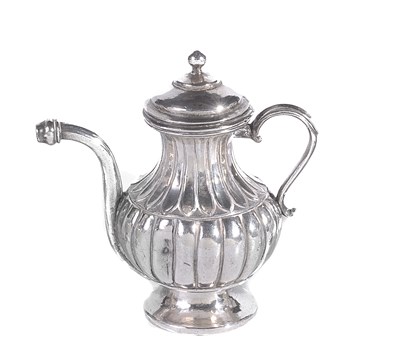 Lot 272 - A SMALL SILVER SCENT BOTTLE