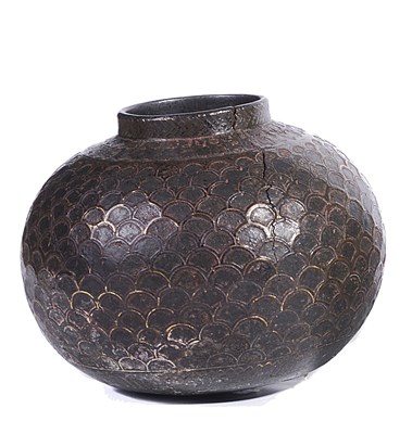 Lot 301 - A SMALL BIDRI JAR