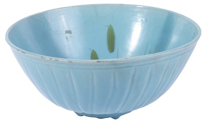 Lot 310 - â€¡A SAFAVID TURQUOISE GLAZED BOWL