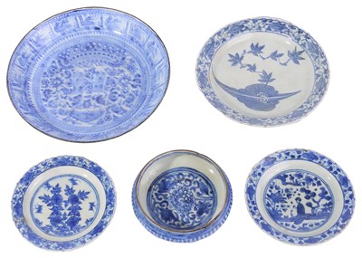 Lot 312 - â€¡FIVE SAFAVID BLUE AND WHITE VESSELS