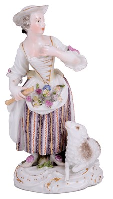 Lot 392 - A MEISSEN FIGURE OF A SHEPHERDESS