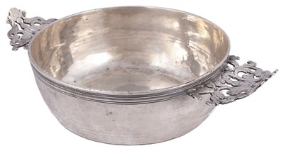 Lot 458 - ITALIAN SILVER ECUELLE