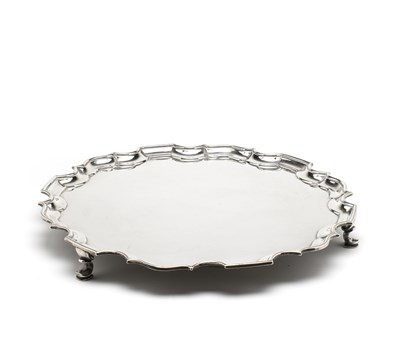 Lot 509 - A LARGE GEORGE V SILVER SALVER