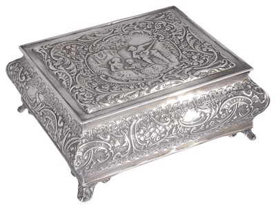 Lot 513 - AN EDWARDIAN SILVER JEWELLERY BOX