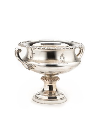 Lot 535 - AN EDWARDIAN SILVER ROSE BOWL / CENTREPIECE