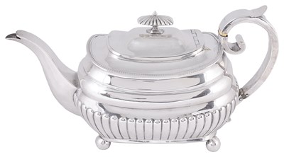Lot 553 - ~A GEORGE III SILVER TEAPOT