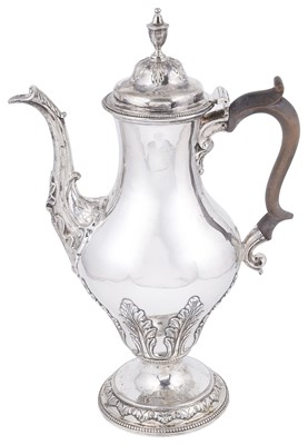 Lot 563 - AN UNUSUALLY LARGE GEORGE III SILVER COFFEE POT