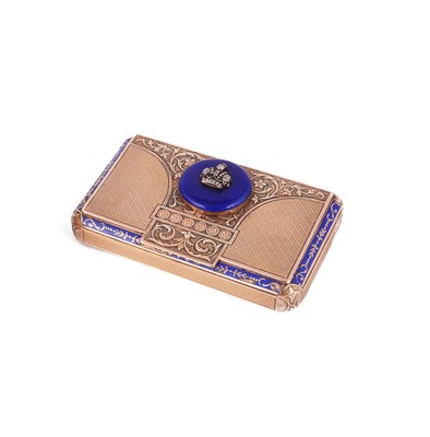Lot 594 - A GERMAN GOLD AND ENAMEL SNUFF BOX